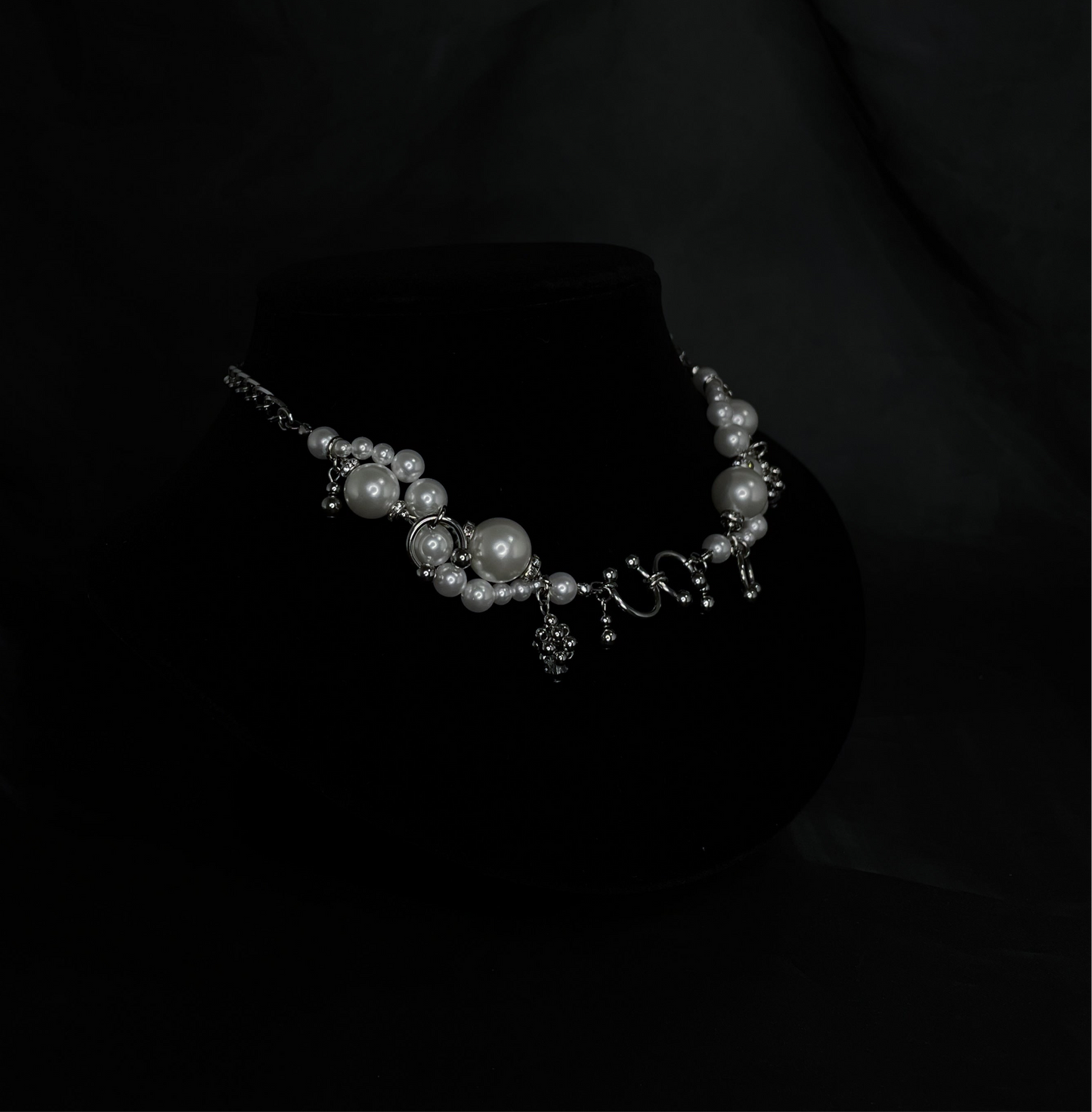 wave choker / necklace ( silver × white )