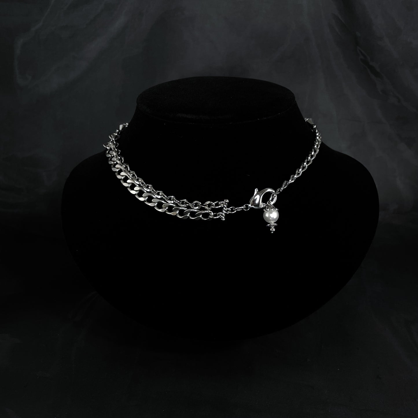 wave choker / necklace ( silver × white )
