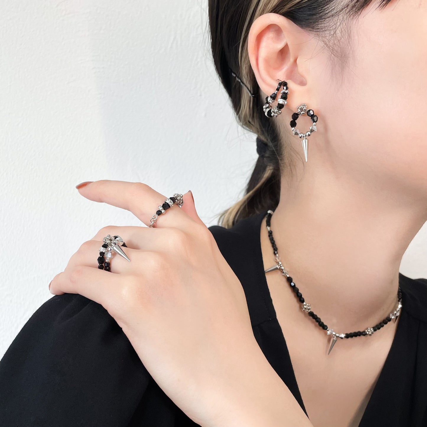 studs crystal ring (silver & black)