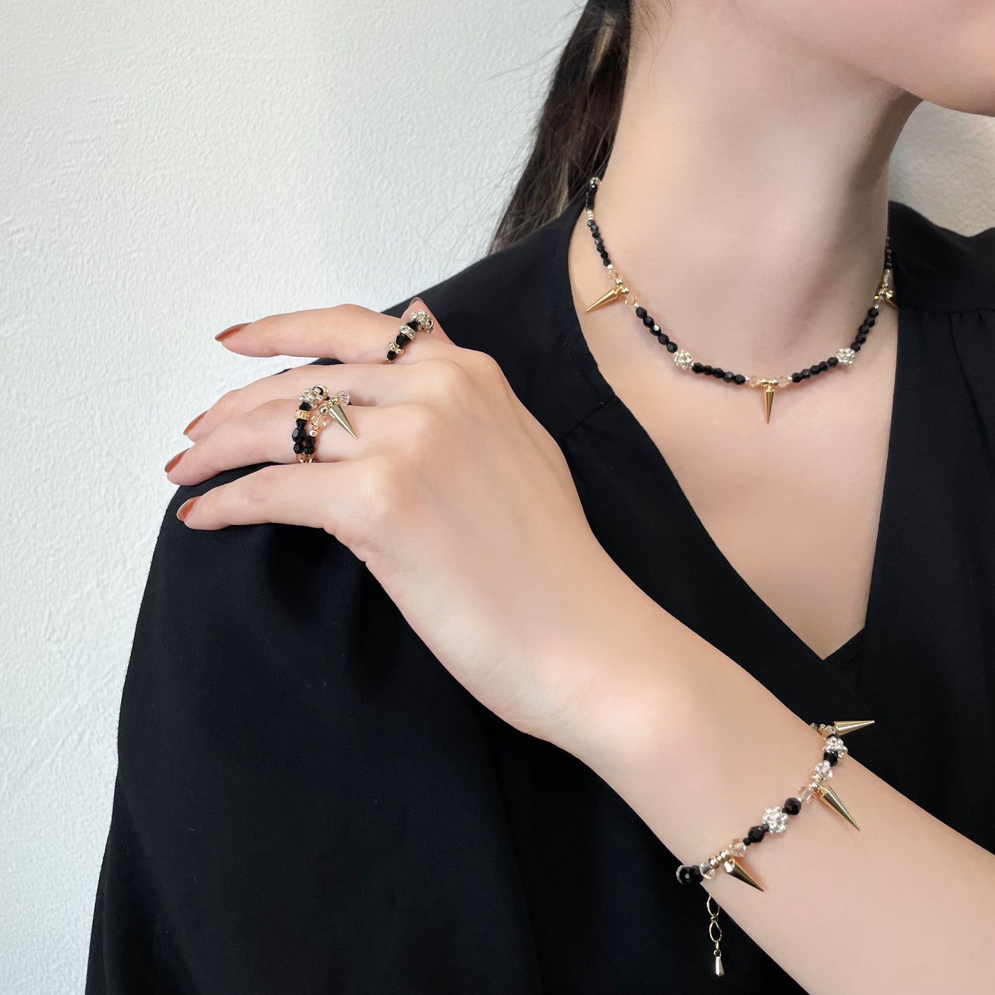 studs crystal bracelet (gold & black)