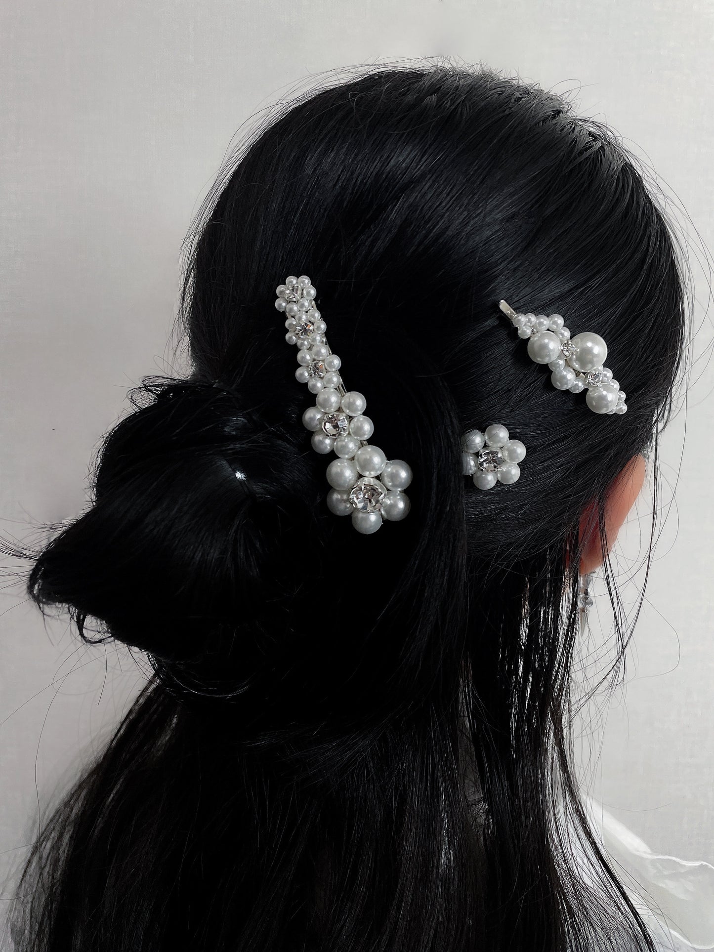 flower pearl barrette (white)