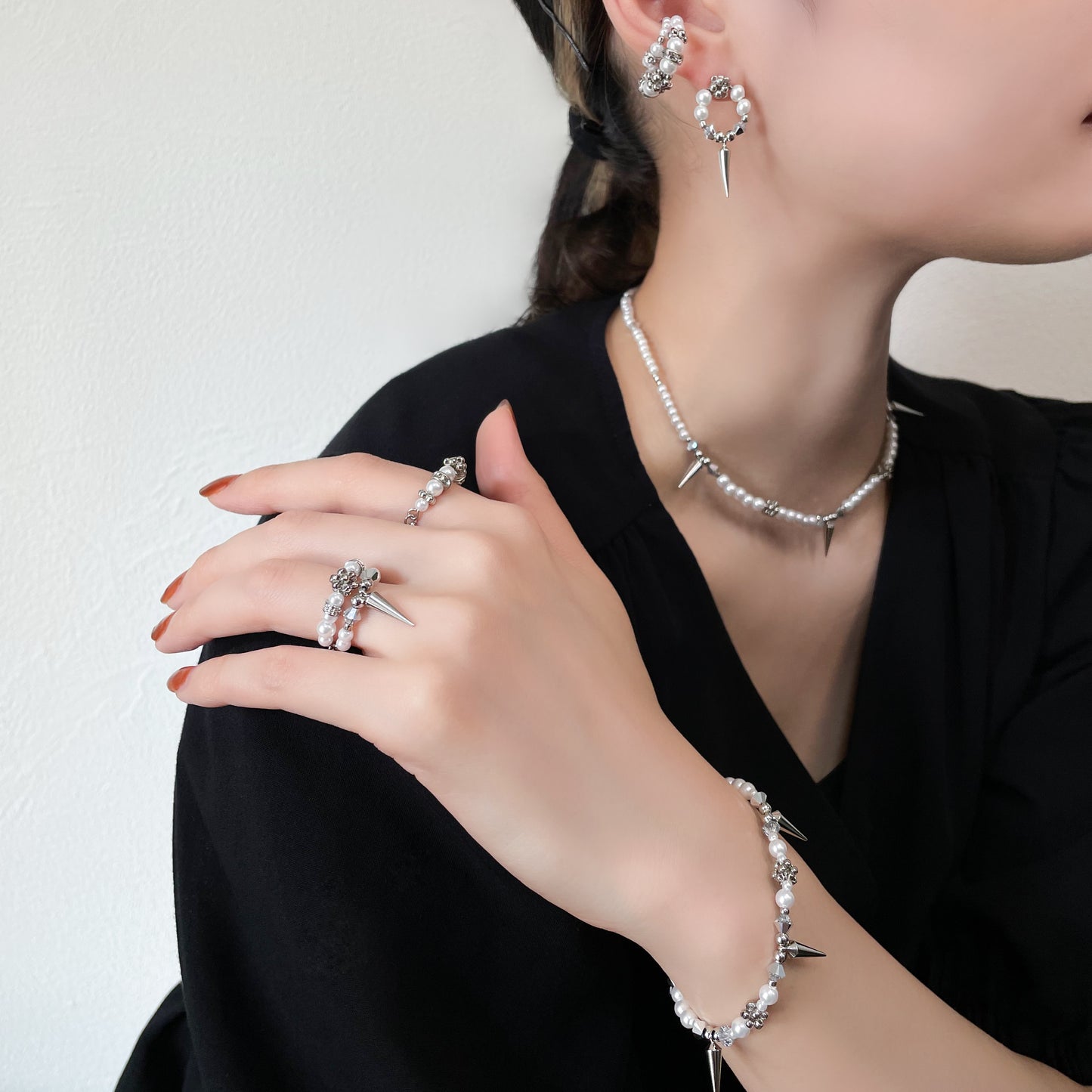 studs pearl bracelet (silver & white)