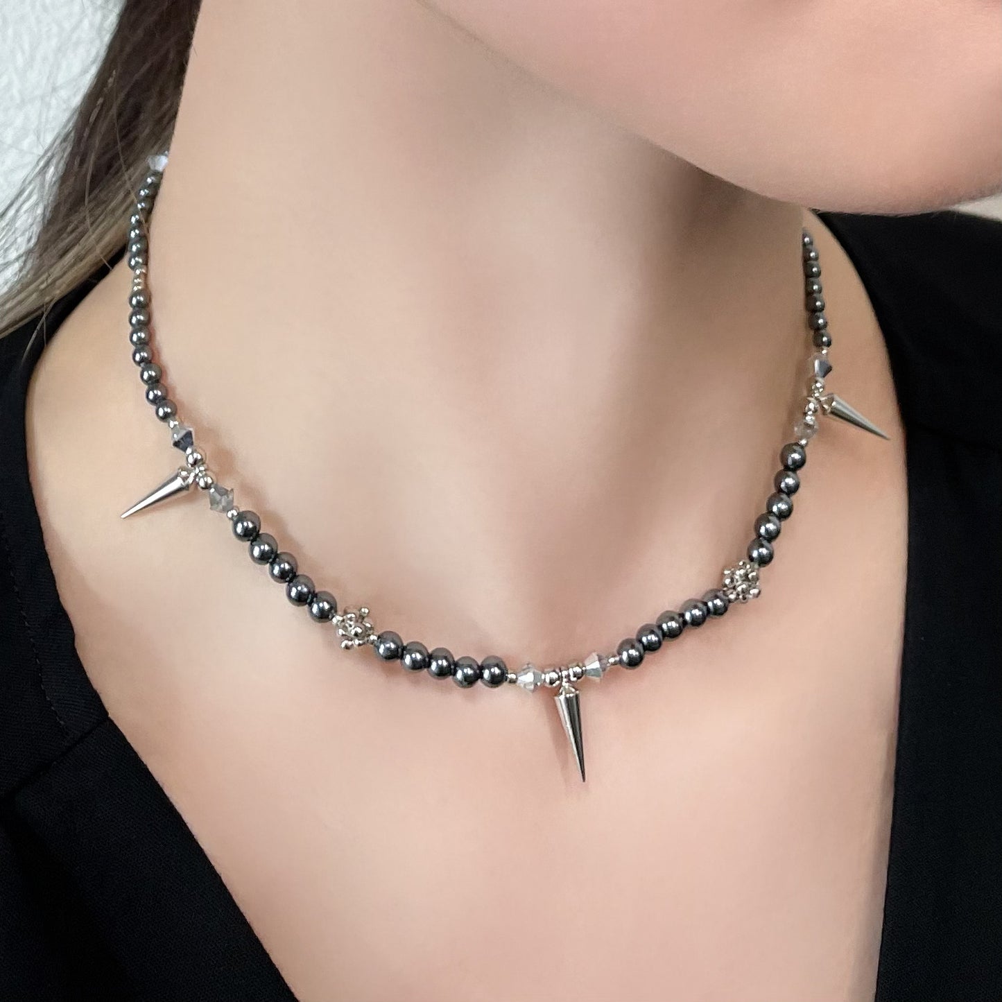 studs pearl necklace (silver & black)