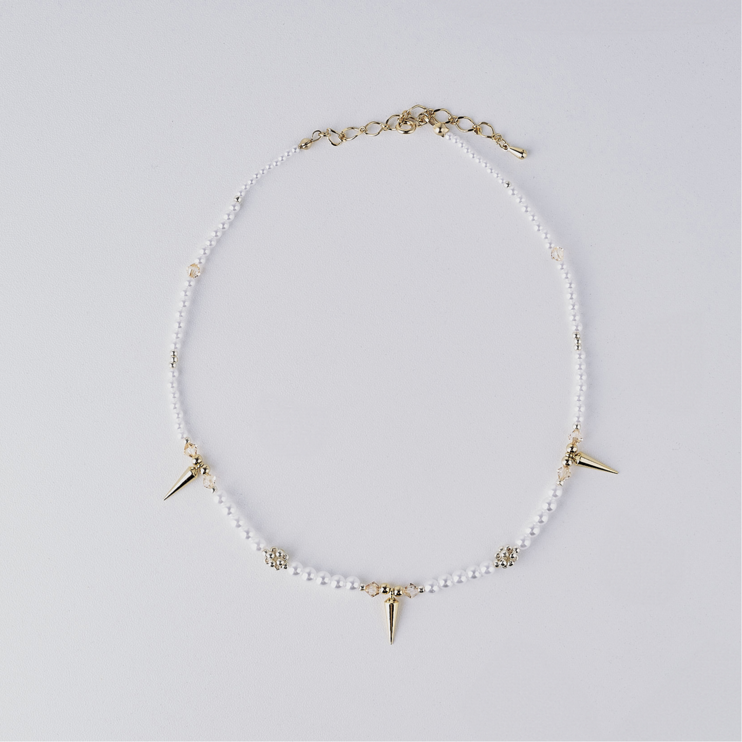 studs pearl necklace (gold & white)