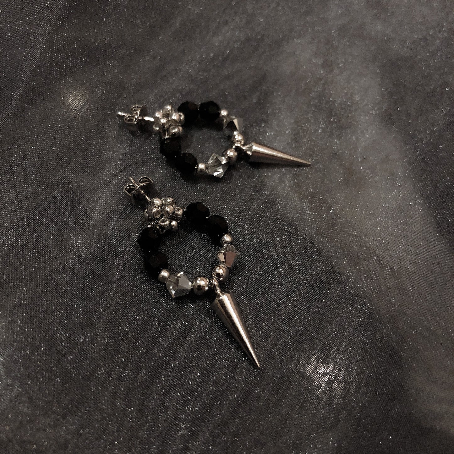 studs crystal pierce (silver & black)